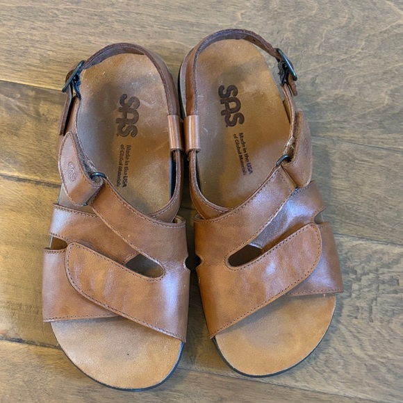 SAS 8W Leather Velcro Adjustable Tan Brown Sandals - Picture 1 of 9